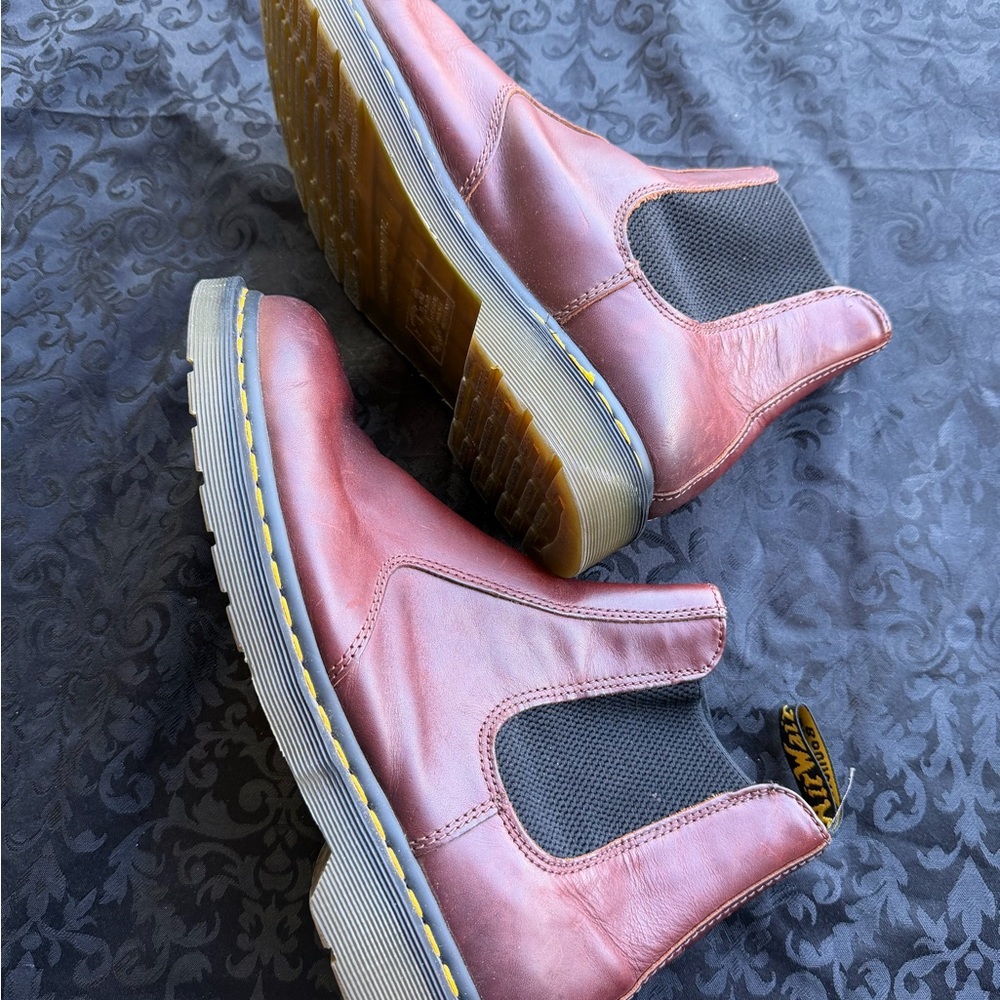 Dr. Martens 1976
Ambassador Leather Chelsea Boots size 12 B40